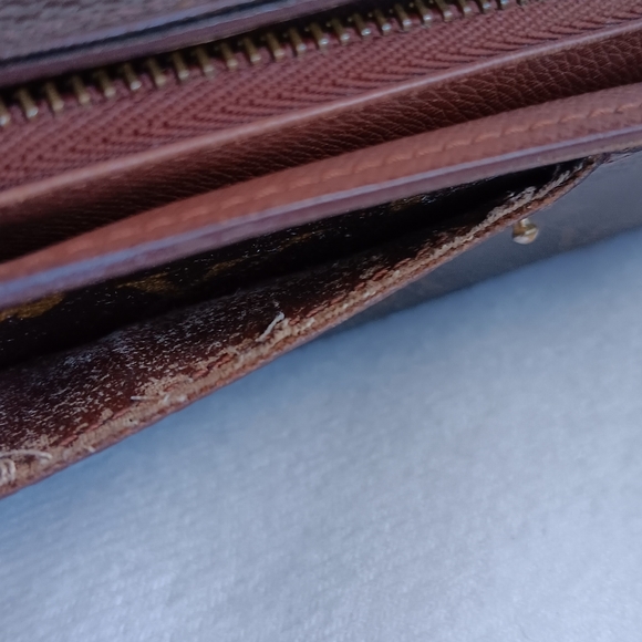 Louis Vuitton Monogram Wallet - Picture 11 of 16